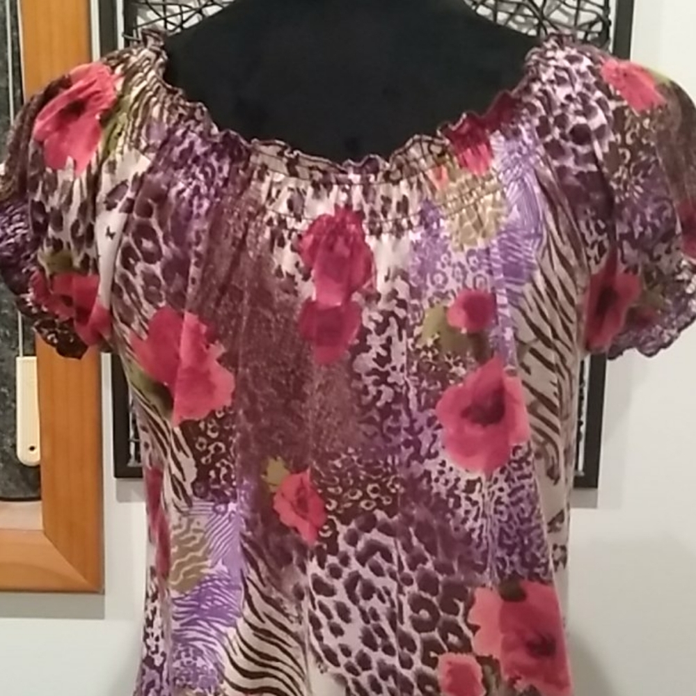 Ladies top - Picture 4 of 7